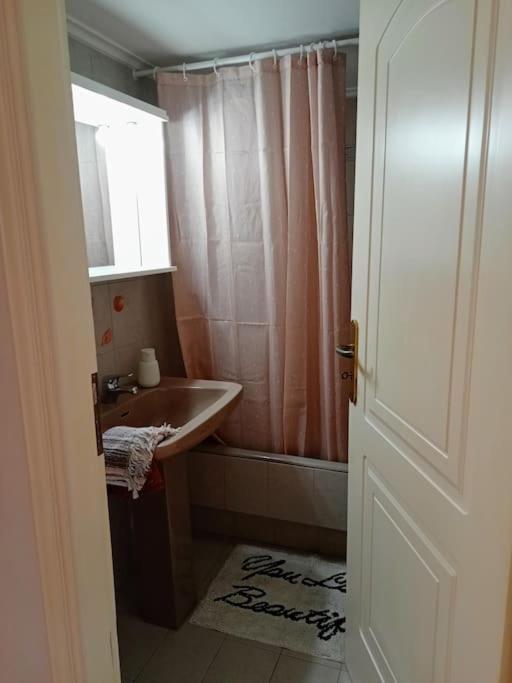 Vincent - Central 2 Bedroom Apartment 79Sqm Tripoli Zewnętrze zdjęcie